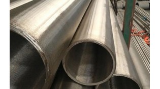 How are stainless steel pipes joined?